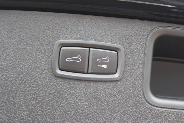 Porsche Macan 2.0 / Panoramadak / Camera / Luxe Leder / 21'' / Luchtvering / Keyless / Bose / Matrix LED / Stoelventilatie+Verwarming / Stuurverwarming / Dodehoek / DAB / ACC