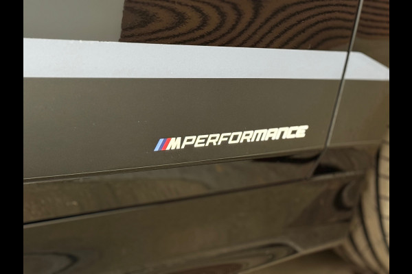 BMW 1-serie M135i xDrive M-Performance | BomVOL! | M-Technic | Pano | HuD | Parkeer-pakket | Ambient | Shadow-Line | DealerOH