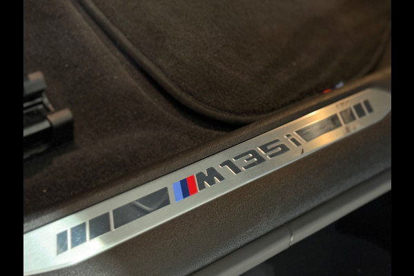 BMW 1-serie M135i xDrive M-Performance | BomVOL! | M-Technic | Pano | HuD | Parkeer-pakket | Ambient | Shadow-Line | DealerOH