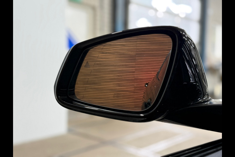 BMW 1-serie M135i xDrive M-Performance | BomVOL! | M-Technic | Pano | HuD | Parkeer-pakket | Ambient | Shadow-Line | DealerOH
