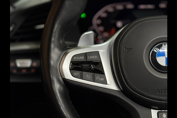 BMW 1-serie M135i xDrive M-Performance | BomVOL! | M-Technic | Pano | HuD | Parkeer-pakket | Ambient | Shadow-Line | DealerOH