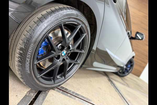BMW 1-serie M135i xDrive M-Performance | BomVOL! | M-Technic | Pano | HuD | Parkeer-pakket | Ambient | Shadow-Line | DealerOH
