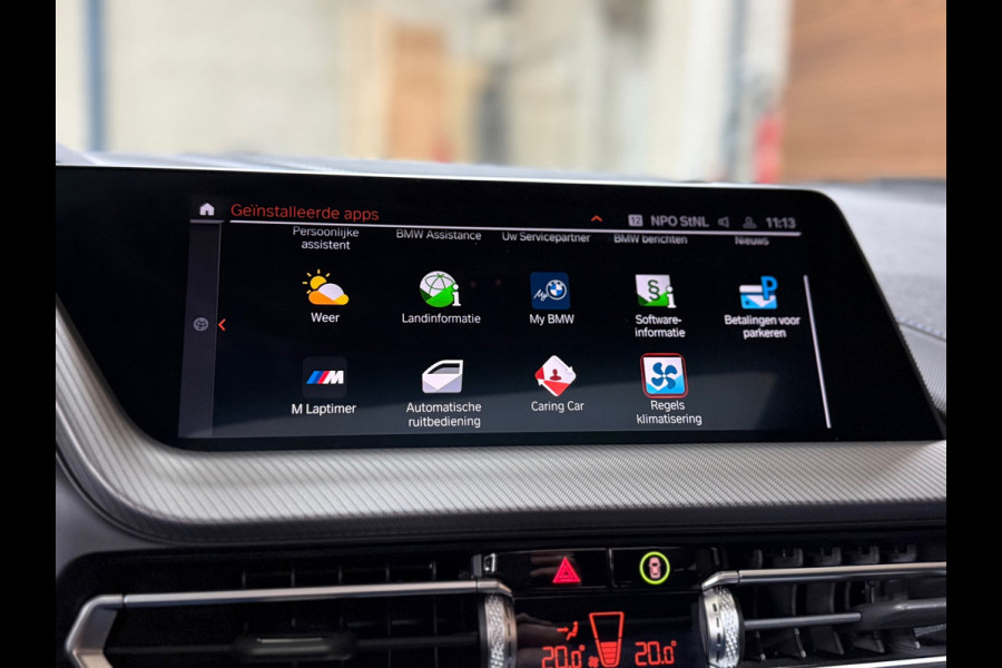 BMW 1-serie M135i xDrive M-Performance | BomVOL! | M-Technic | Pano | HuD | Parkeer-pakket | Ambient | Shadow-Line | DealerOH