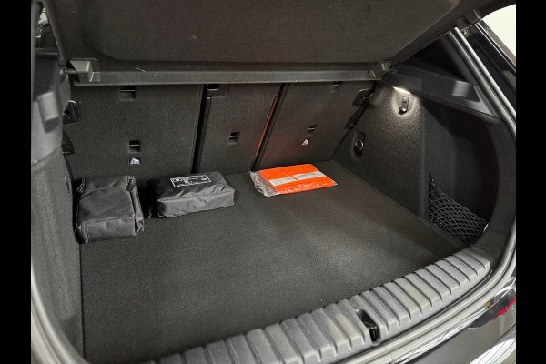 BMW 1-serie M135i xDrive M-Performance | BomVOL! | M-Technic | Pano | HuD | Parkeer-pakket | Ambient | Shadow-Line | DealerOH