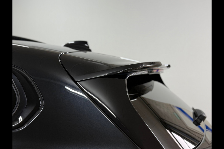 BMW 1-serie M135i xDrive M-Performance | BomVOL! | M-Technic | Pano | HuD | Parkeer-pakket | Ambient | Shadow-Line | DealerOH