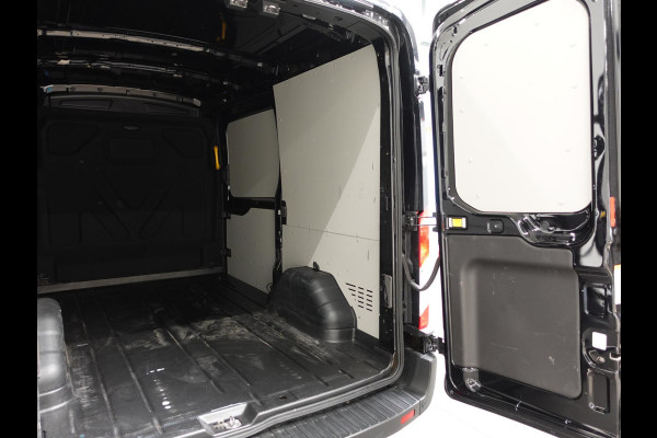 Ford Transit 310 2.0 TDCI L2H2 Trend Automaat Navigatie Trekhaak 360° Camera Airco Cruise DAB+