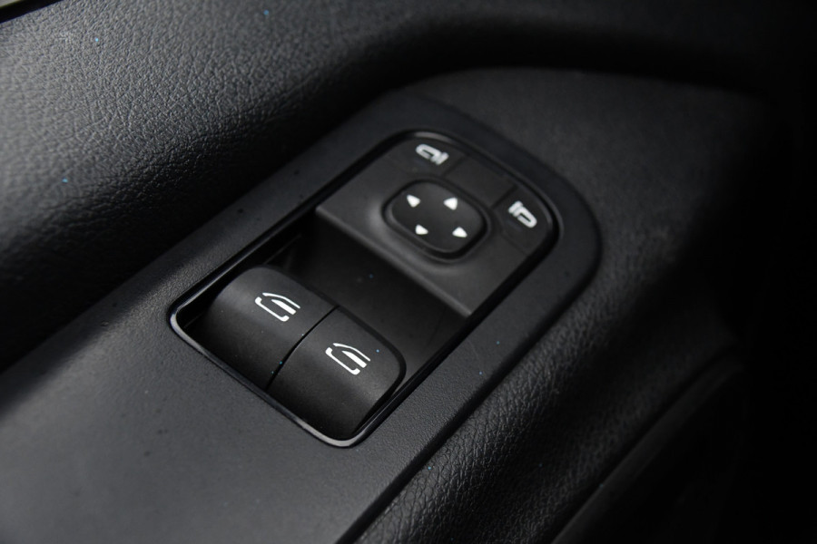 Mercedes-Benz Sprinter 317 1.9 CDI L2H2 RWD PB Edition Camera, Cruise, Carplay, LED, Leder, Stoelverwaming, 170pk, Trekhaak, Automaat, Mbux, Uniek!