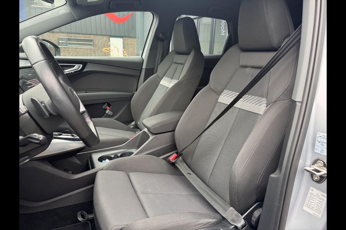 Audi Q4 e-tron 40 Advanced edition 77 kWh | Stoelverwarming | Adaptive Cruise Control | Navigatie | Camera | Keyless | RS Seats | Matrix LED | BTW | NAP