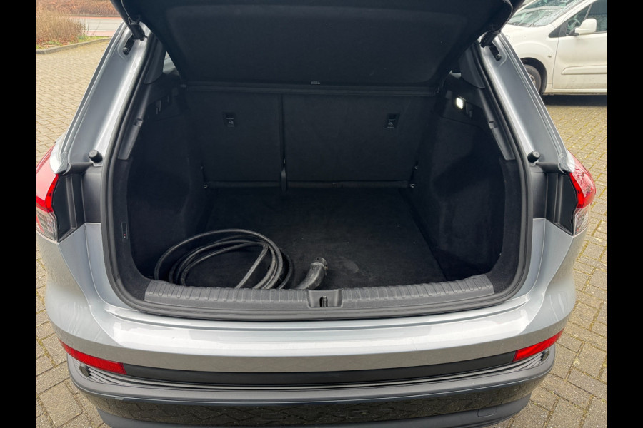 Audi Q4 e-tron 40 Advanced edition 77 kWh | Stoelverwarming | Adaptive Cruise Control | Navigatie | Camera | Keyless | RS Seats | Matrix LED | BTW | NAP