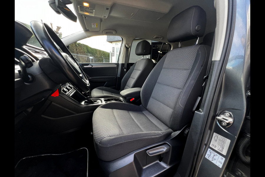 Volkswagen Touran 1.5 TSI Highline 7p Carplay_Trekhaak_ACC_Camera