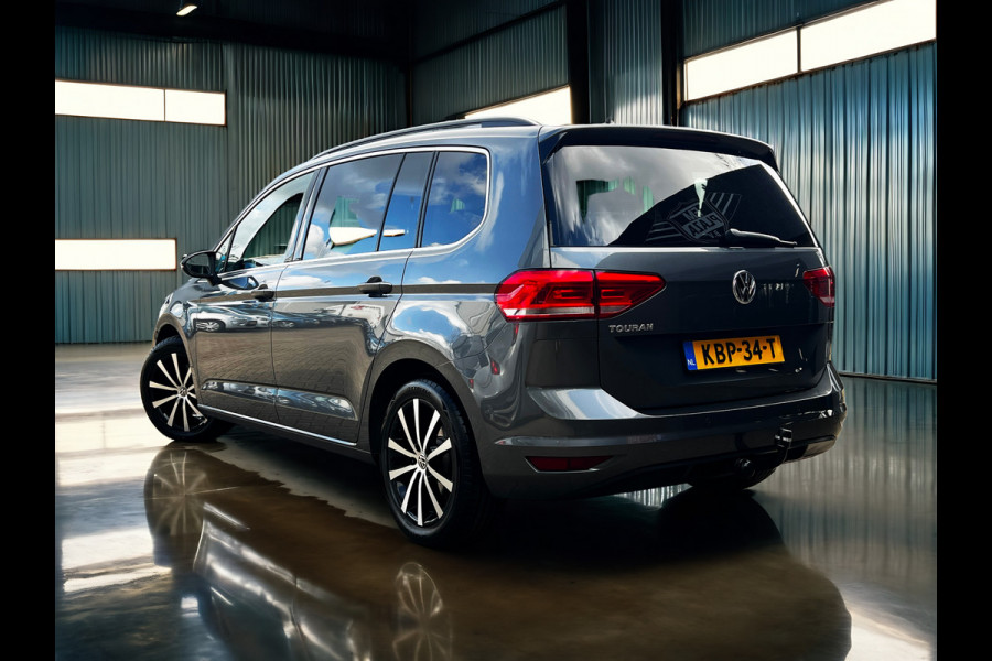 Volkswagen Touran 1.5 TSI Highline 7p Carplay_Trekhaak_ACC_Camera