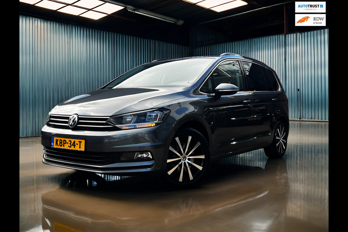 Volkswagen Touran 1.5 TSI Highline 7p Carplay_Trekhaak_ACC_Camera