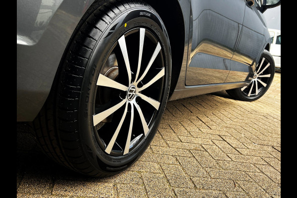 Volkswagen Touran 1.5 TSI Highline 7p Carplay_Trekhaak_ACC_Camera