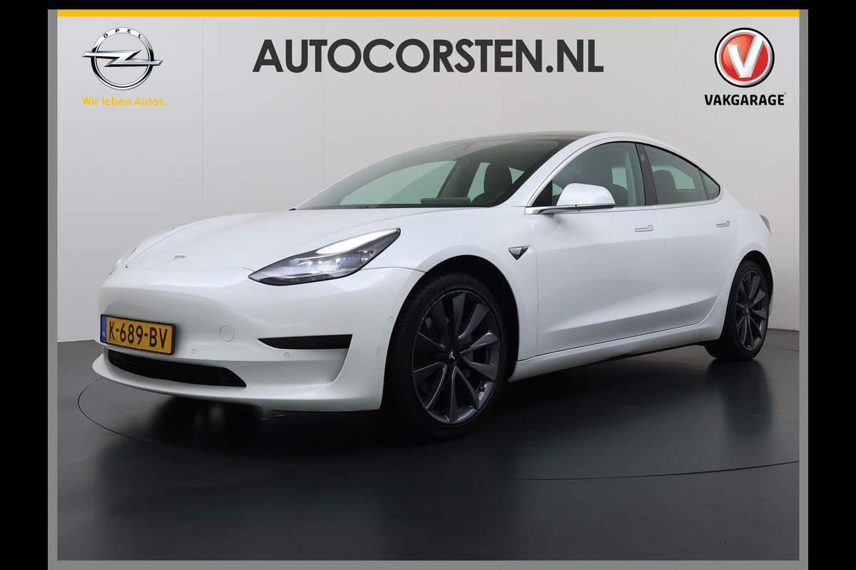Tesla Model 3 **Gereserveerd** SR+ 325PK Trekhaak LFP-Accu 19" SOH 90% AutoPilot Leer Pano-Dak Adaptive Cruise Lmv 18" Camera's Elektr.-Stuur+Stoelen+Spiegels+ Ecc Navi Led DAB Voorverwarmen interieur via App Keyless One-Pedal-Drive Origineel Nederlandse Auto Fabrieksgarantie op Accu en Motor tot 9-12-2028/160.000km