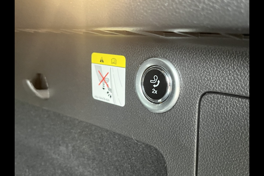 Ford Kuga 1.5 EcoB. Titanium 150PK! TREKHAAK! ALL SEASON!