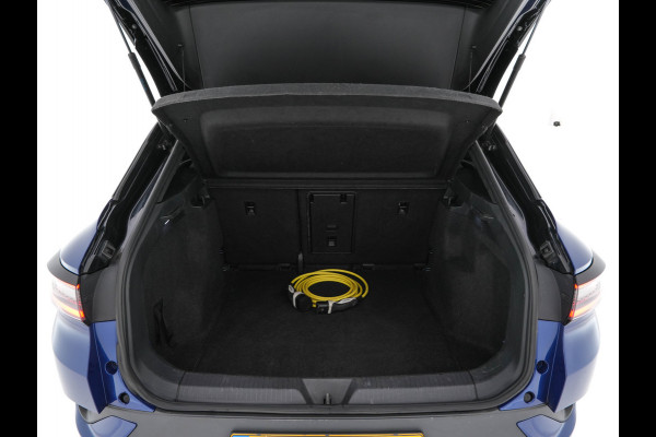 Volkswagen ID.4 First 77 kWh [ 3-Fase-11kW ] {SOH-83%} (INCL-BTW) *LEATHER-MICROFIBRE | FULL-LED | CRUISE | HEATED-COMFORTSEATS | DIGI-COCKPIT | AMBIENTLIGHT | NAVI-FULLMAP | PDC | TOWBAR | PRIVACY-GLASS | CAMERA | 20''ALU*