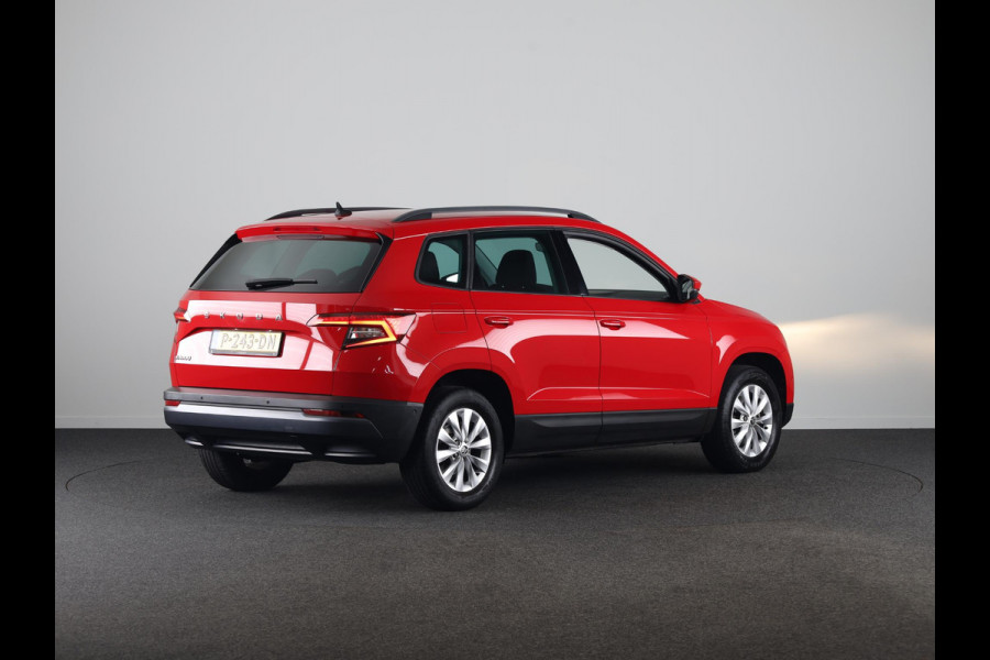Škoda Karoq 1.0 TSI Business Edition 110pk | Navigatie | Parkeersensoren voor en achter | Apple Carplay/ Android auto | Lichtmetalen velgen | Cruise controle