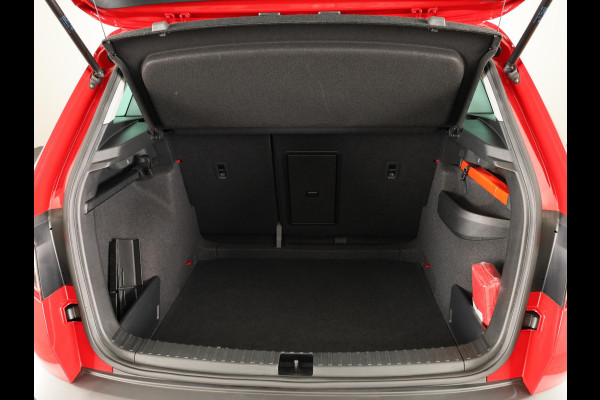 Škoda Karoq 1.0 TSI Business Edition 110pk | Navigatie | Parkeersensoren voor en achter | Apple Carplay/ Android auto | Lichtmetalen velgen | Cruise controle