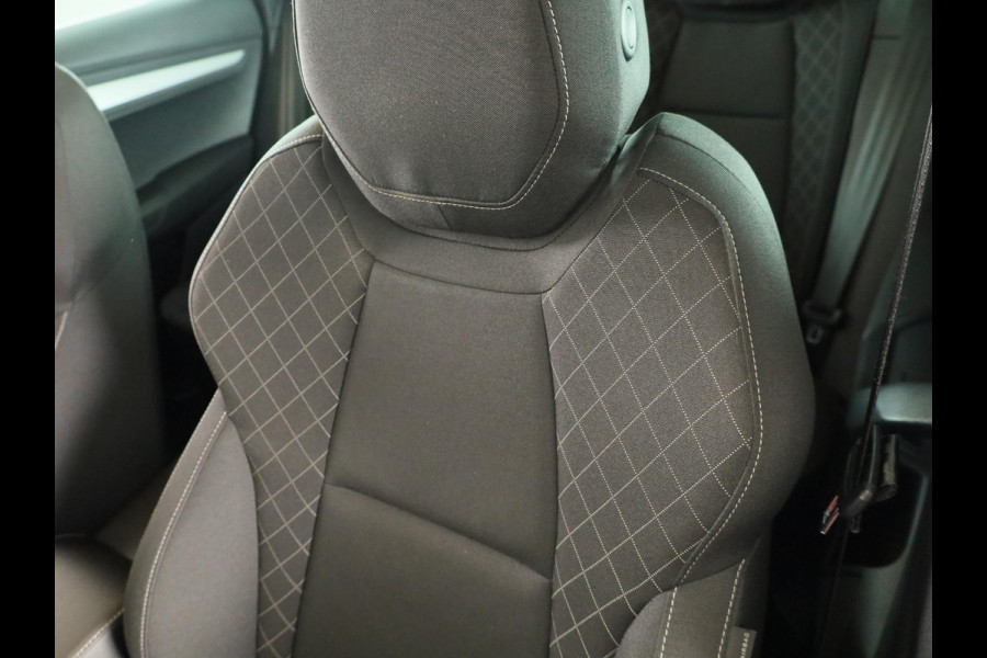 Škoda Karoq 1.0 TSI Business Edition 110pk | Navigatie | Parkeersensoren voor en achter | Apple Carplay/ Android auto | Lichtmetalen velgen | Cruise controle