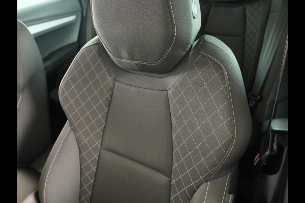 Škoda Karoq 1.0 TSI Business Edition 110pk | Navigatie | Parkeersensoren voor en achter | Apple Carplay/ Android auto | Lichtmetalen velgen | Cruise controle