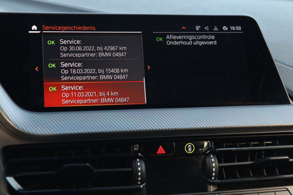 BMW 1-serie 118i M SPORT / PANODAK / LIVE COCKPIT / LED / CAMERA / CARPLAY