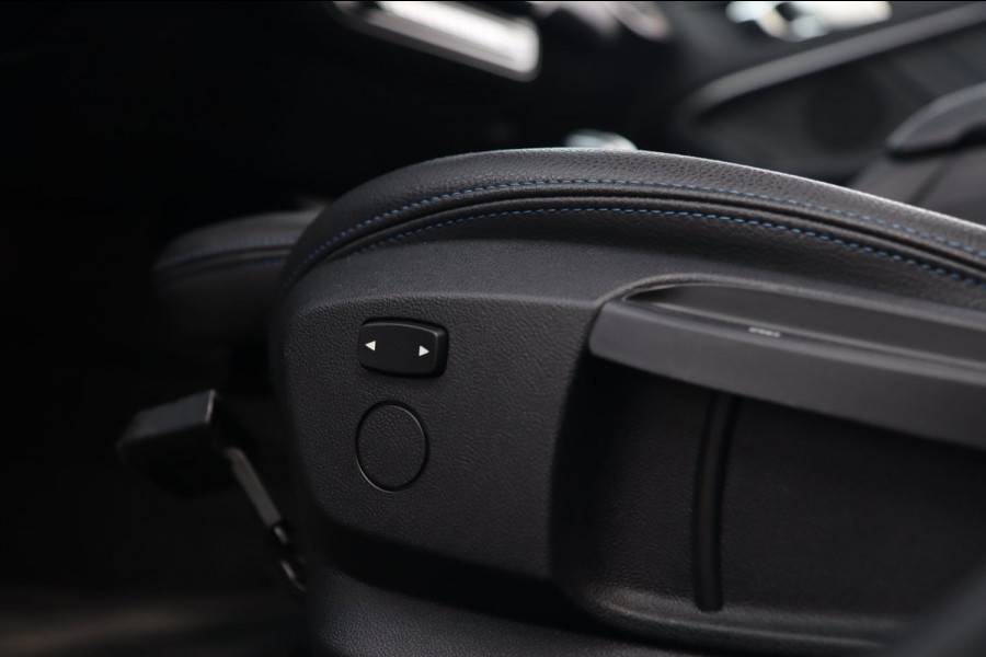 BMW 1-serie 118i M SPORT / PANODAK / LIVE COCKPIT / LED / CAMERA / CARPLAY