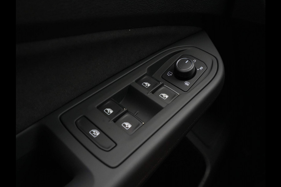 Volkswagen Golf 1.5 eTSI 150pk DSG R-Line Edition Navigatie 360 Camera Acc Stoel/Stuurverwarming Carplay