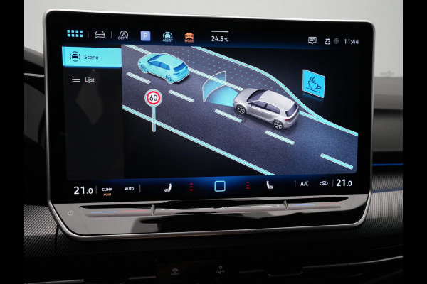 Volkswagen Golf 1.5 eTSI 150pk DSG R-Line Edition Navigatie 360 Camera Acc Stoel/Stuurverwarming Carplay