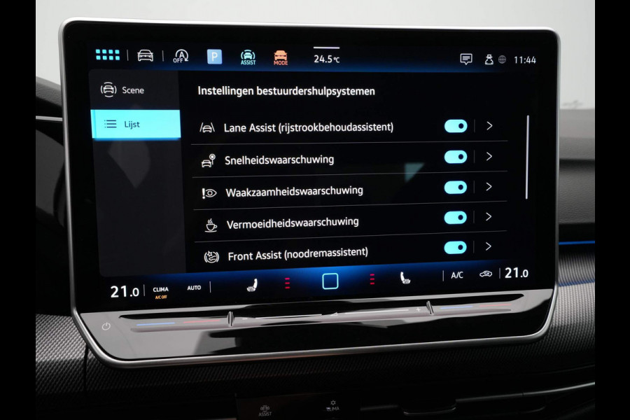 Volkswagen Golf 1.5 eTSI 150pk DSG R-Line Edition Navigatie 360 Camera Acc Stoel/Stuurverwarming Carplay