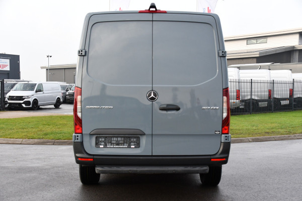 Mercedes-Benz Sprinter 317 1.9 CDI DC L2H1 RWD PB Edition Camera, Cruise, Carplay, 170pk, Automaat, LED, Stoelverwarming, NAVI, Multimedia, Uniek! Dubbel cabine