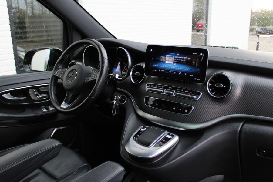 Mercedes-Benz V-Klasse 300d / Lang / AMG / DC / Panorama / 2x Schuifdeur / Apple Carplay / 360 Camera / Leer / Nette Staat.