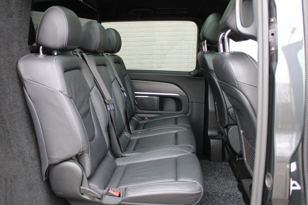 Mercedes-Benz V-Klasse 300d / Lang / AMG / DC / Panorama / 2x Schuifdeur / Apple Carplay / 360 Camera / Leer / Nette Staat.