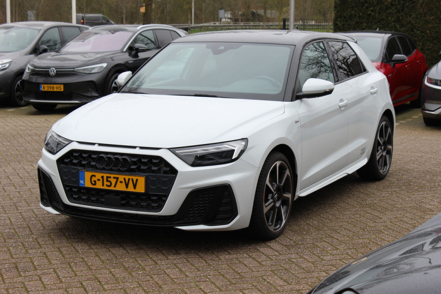 Audi A1 Sportback 40 TFSI S Line edition one 200pk / Navigatie / Keyless / Virtual Cockpit / 18'' / Parkeerhulp achter / Stoelverwarming / LED Koplampen / DAB / ACC