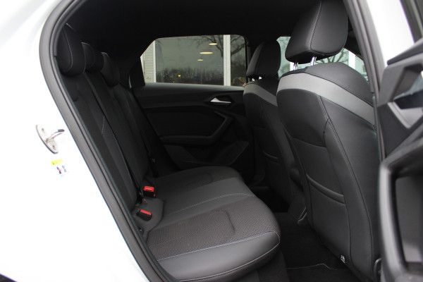 Audi A1 Sportback 40 TFSI S Line edition one 200pk / Navigatie / Keyless / Virtual Cockpit / 18'' / Parkeerhulp achter / Stoelverwarming / LED Koplampen / DAB / ACC