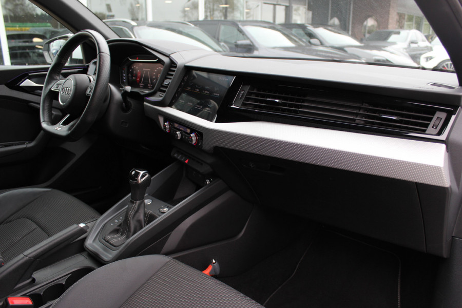 Audi A1 Sportback 40 TFSI S Line edition one 200pk / Navigatie / Keyless / Virtual Cockpit / 18'' / Parkeerhulp achter / Stoelverwarming / LED Koplampen / DAB / ACC