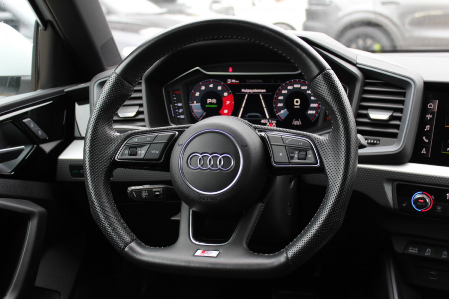 Audi A1 Sportback 40 TFSI S Line edition one 200pk / Navigatie / Keyless / Virtual Cockpit / 18'' / Parkeerhulp achter / Stoelverwarming / LED Koplampen / DAB / ACC