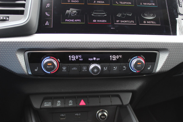 Audi A1 Sportback 40 TFSI S Line edition one 200pk / Navigatie / Keyless / Virtual Cockpit / 18'' / Parkeerhulp achter / Stoelverwarming / LED Koplampen / DAB / ACC