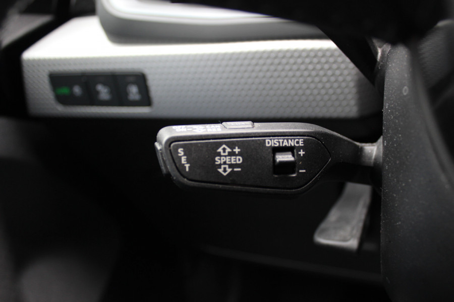Audi A1 Sportback 40 TFSI S Line edition one 200pk / Navigatie / Keyless / Virtual Cockpit / 18'' / Parkeerhulp achter / Stoelverwarming / LED Koplampen / DAB / ACC