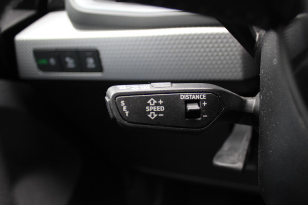 Audi A1 Sportback 40 TFSI S Line edition one 200pk / Navigatie / Keyless / Virtual Cockpit / 18'' / Parkeerhulp achter / Stoelverwarming / LED Koplampen / DAB / ACC
