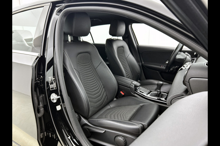 Mercedes-Benz A-Klasse 160 Advantage | Parkeersensoren | Achteruitrijcamera Inclusief 12 Maanden Garantie.