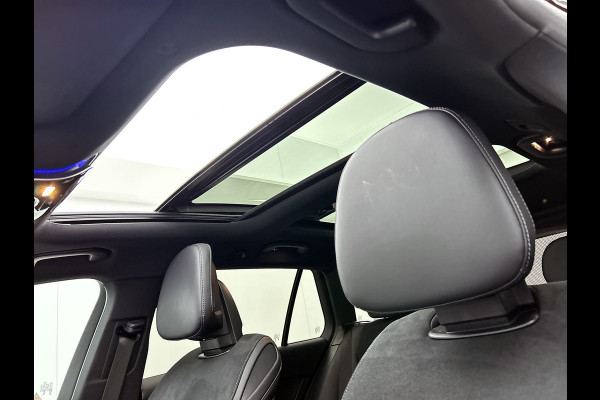 Mercedes-Benz C-Klasse Estate 300 e AMG Plug-In Hybride AMG Line | Night Pakket | Panorama Schuif-Kanteldak | Trekaak | Parkeerpakket met 360°-camera. Inclusief 24 maanden MB Certified garantie voor Europa.