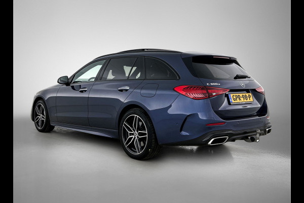 Mercedes-Benz C-Klasse Estate 300 e AMG Plug-In Hybride AMG Line | Night Pakket | Panorama Schuif-Kanteldak | Trekaak | Parkeerpakket met 360°-camera. Inclusief 24 maanden MB Certified garantie voor Europa.