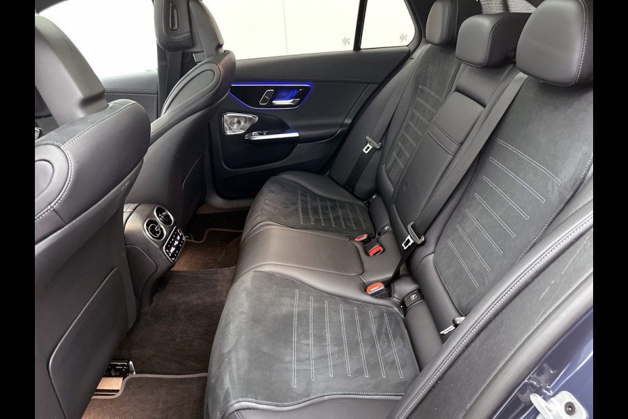 Mercedes-Benz C-Klasse Estate 300 e AMG Plug-In Hybride AMG Line | Night Pakket | Panorama Schuif-Kanteldak | Trekaak | Parkeerpakket met 360°-camera. Inclusief 24 maanden MB Certified garantie voor Europa.