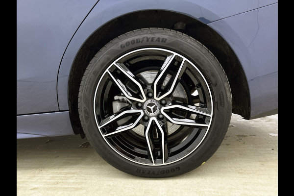 Mercedes-Benz C-Klasse Estate 300 e AMG Plug-In Hybride AMG Line | Night Pakket | Panorama Schuif-Kanteldak | Trekaak | Parkeerpakket met 360°-camera. Inclusief 24 maanden MB Certified garantie voor Europa.