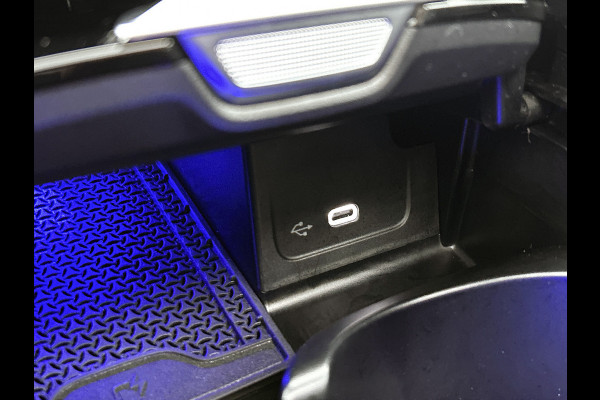 Mercedes-Benz C-Klasse Estate 300 e AMG Plug-In Hybride AMG Line | Night Pakket | Panorama Schuif-Kanteldak | Trekaak | Parkeerpakket met 360°-camera. Inclusief 24 maanden MB Certified garantie voor Europa.