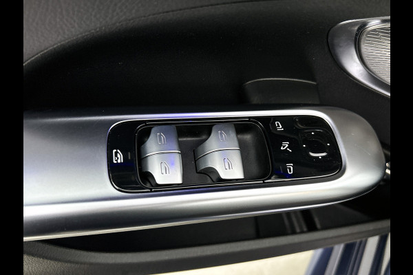 Mercedes-Benz C-Klasse Estate 300 e AMG Plug-In Hybride AMG Line | Night Pakket | Panorama Schuif-Kanteldak | Trekaak | Parkeerpakket met 360°-camera. Inclusief 24 maanden MB Certified garantie voor Europa.