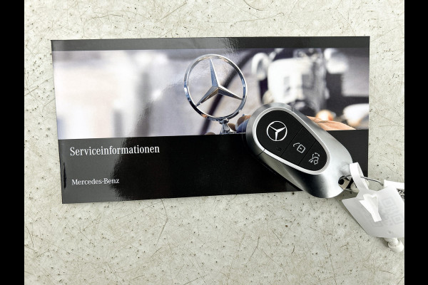 Mercedes-Benz C-Klasse Estate 300 e AMG Plug-In Hybride AMG Line | Night Pakket | Panorama Schuif-Kanteldak | Trekaak | Parkeerpakket met 360°-camera. Inclusief 24 maanden MB Certified garantie voor Europa.