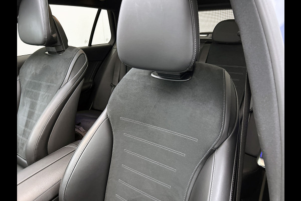 Mercedes-Benz C-Klasse Estate 300 e AMG Plug-In Hybride AMG Line | Night Pakket | Panorama Schuif-Kanteldak | Trekaak | Parkeerpakket met 360°-camera. Inclusief 24 maanden MB Certified garantie voor Europa.