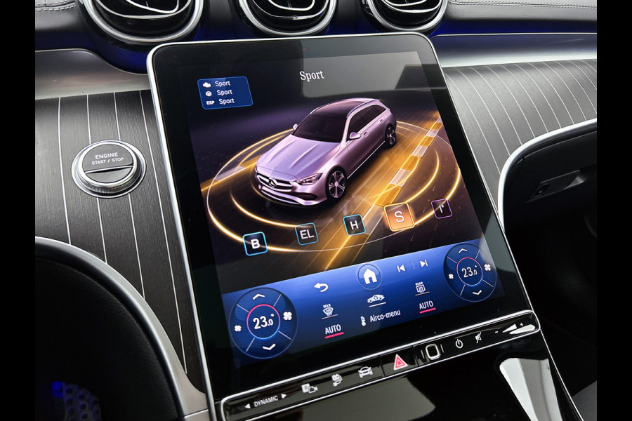 Mercedes-Benz C-Klasse Estate 300 e AMG Plug-In Hybride AMG Line | Night Pakket | Panorama Schuif-Kanteldak | Trekaak | Parkeerpakket met 360°-camera. Inclusief 24 maanden MB Certified garantie voor Europa.