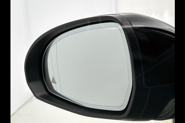 Mercedes-Benz C-Klasse Estate 300 e AMG Plug-In Hybride AMG Line | Night Pakket | Panorama Schuif-Kanteldak | Trekaak | Parkeerpakket met 360°-camera. Inclusief 24 maanden MB Certified garantie voor Europa.